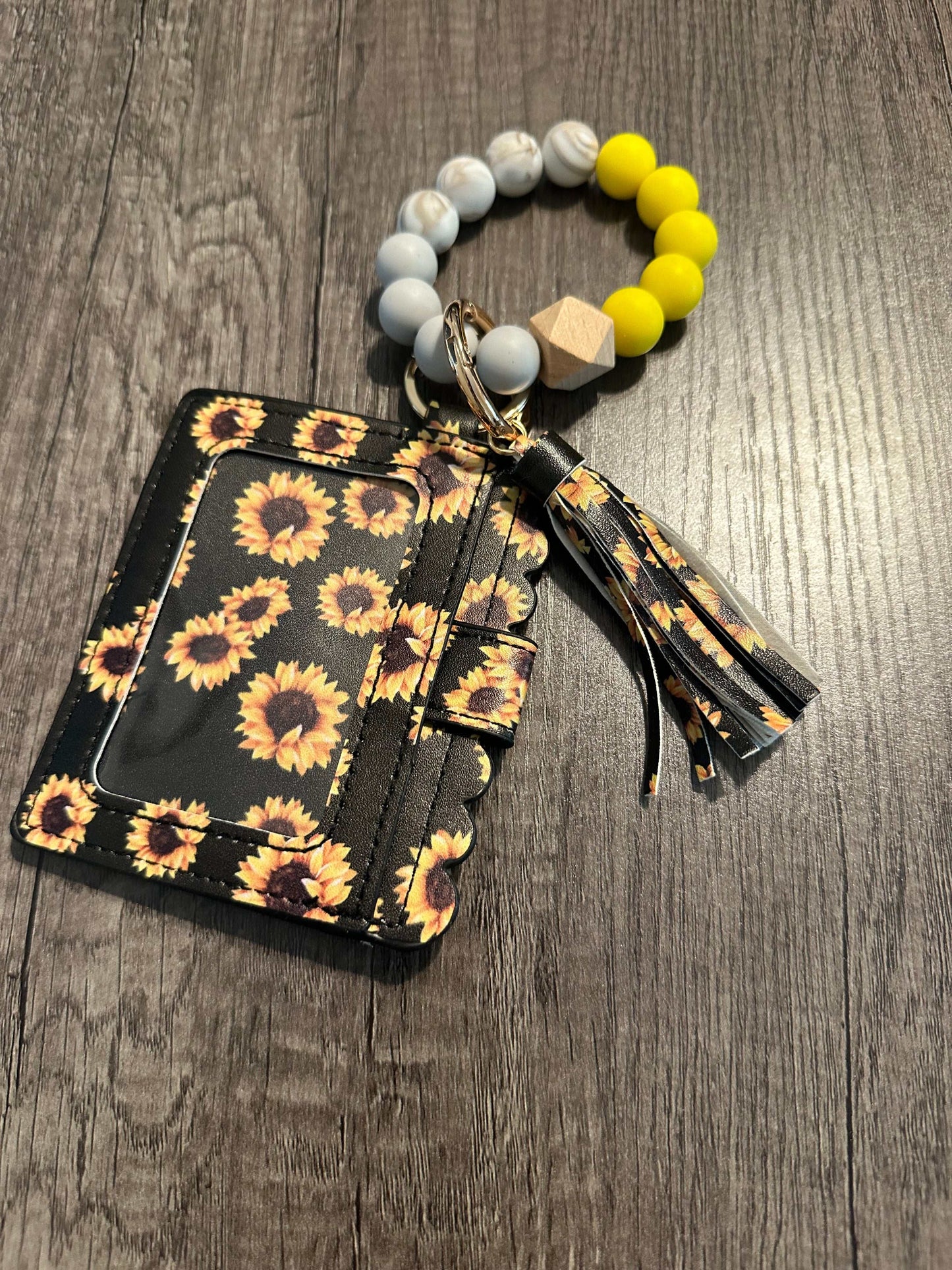 Sunflower-Scalloped-Edge-Wallet-Wristlet